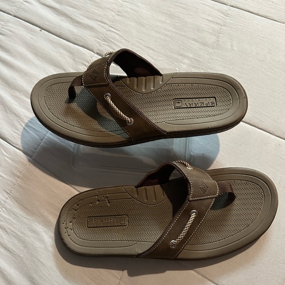 Sperry Men's Brown and Tan Flip-Flops - Picture 7 of 10